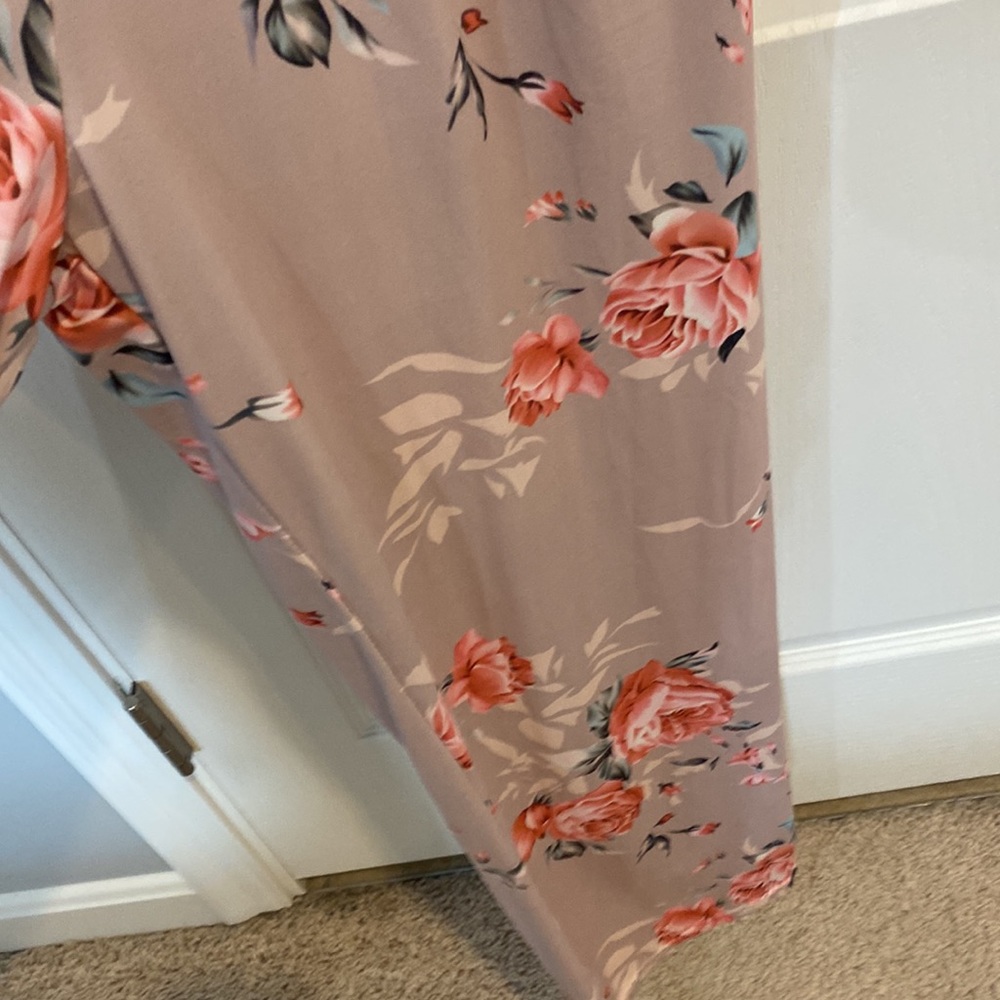 Beautiful Jumper! Ties at waist -wide leg. - Picture 5 of 6